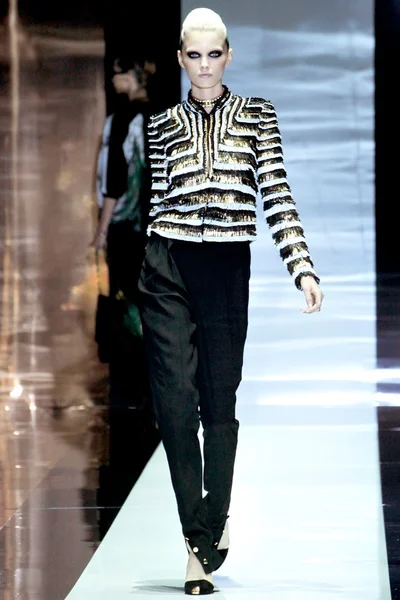 Look 8